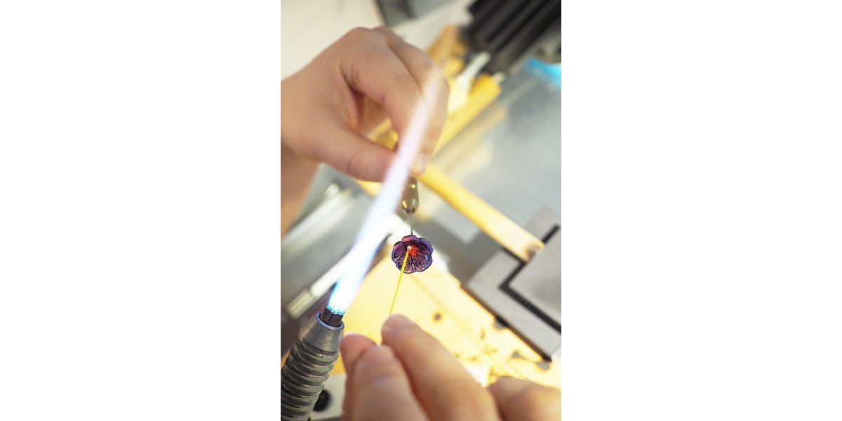 Façonnage des cabochons FLORA