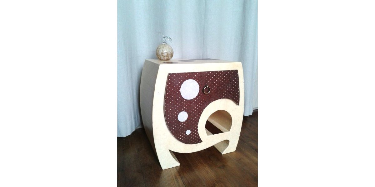 Table de chevet en carton