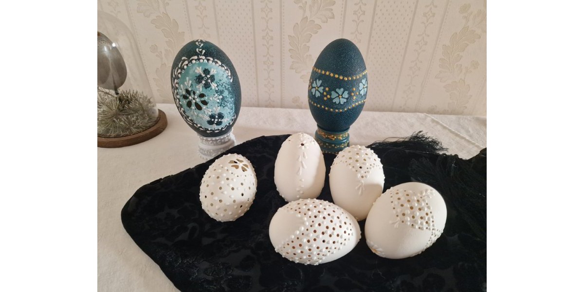 Oeufs d’oies et d’émeus sculptés, gravés, décorés