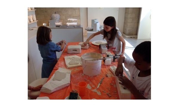 OEUVRE DE PORCELAINE