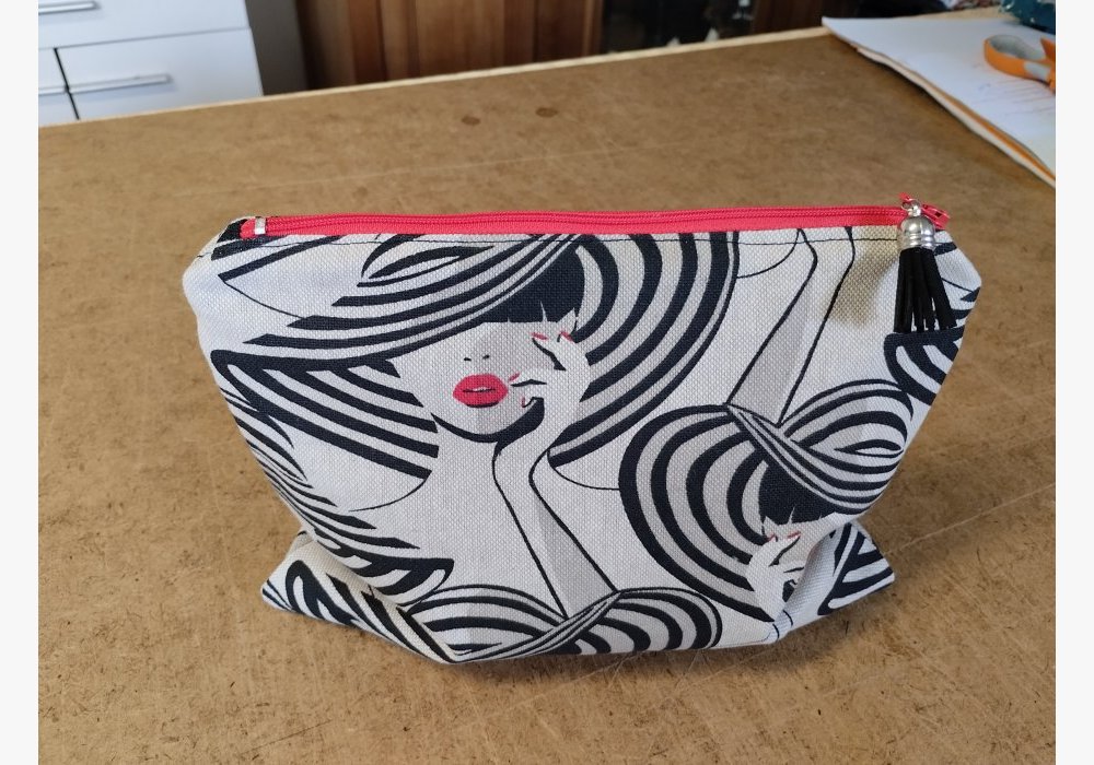 trousse chapeau