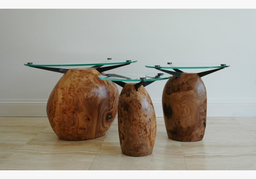 Canopée, tables basses gigognes, orme, acier et verre, 2018