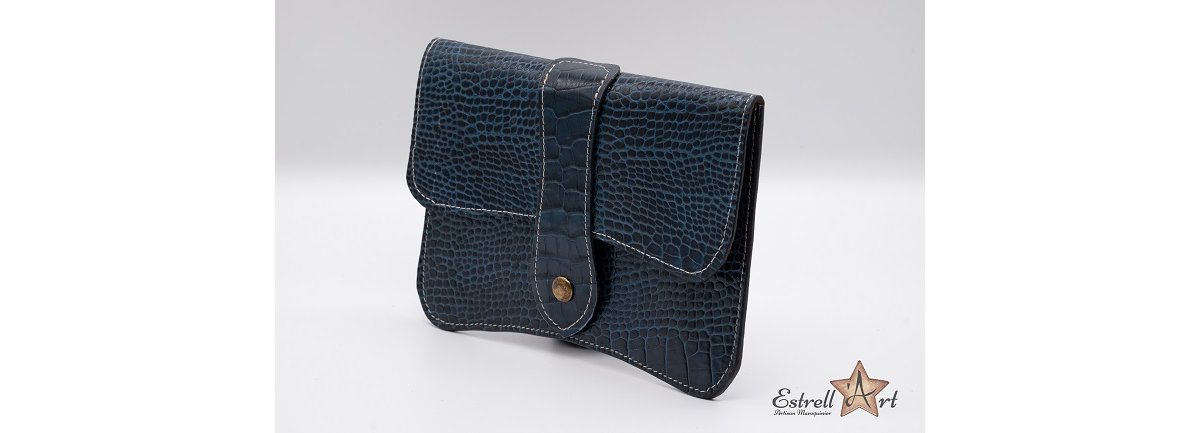 Pochette en cuir façon crocodile