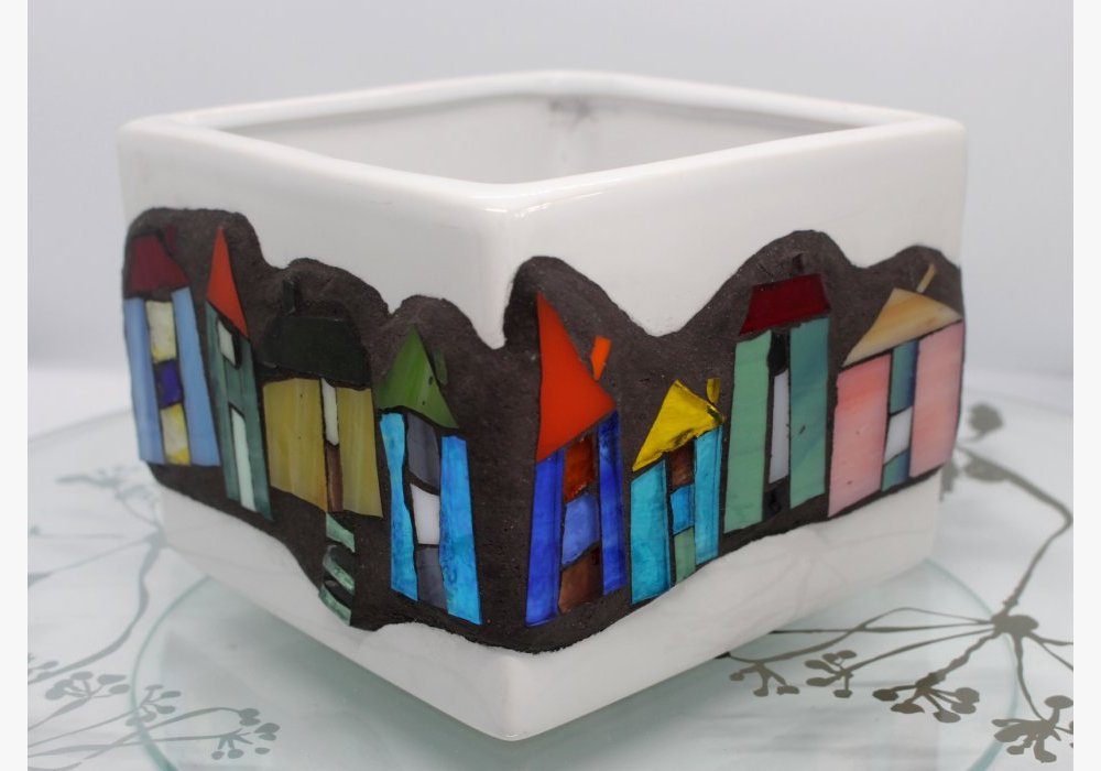Pot avec maisons de pëcheurs