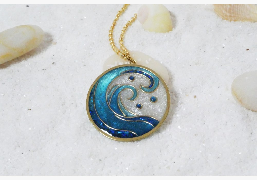 Pendentif vague déferlement