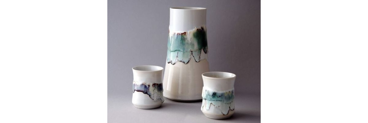 Vase et tasses en céramique