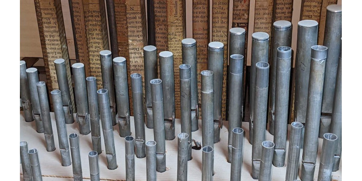 tuyauterie orgue J. de Alcaria 1697 restaurée