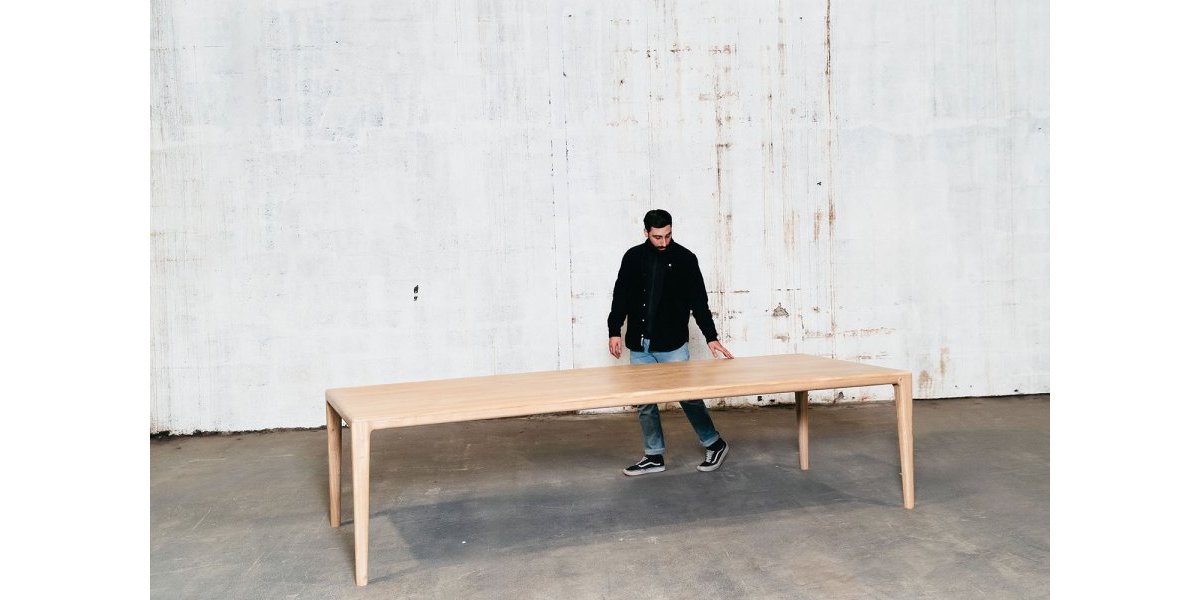 Table SEBUTUSU