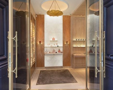 ENTREE BOUTIQUE GUERLAIN rue St Honoré Paris