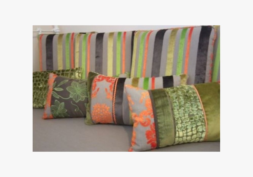 Claire MICHEL / VOLTAIRE ET DÉCO - coussins banquette lit