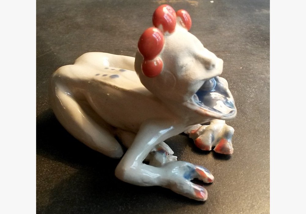 Femme grenouille