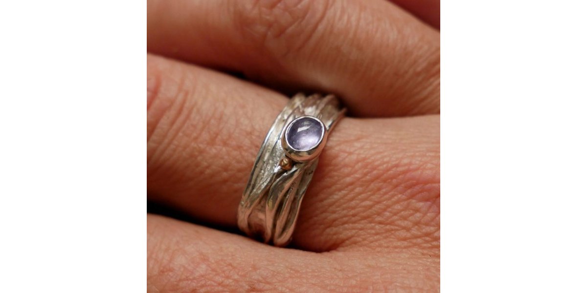 Bague unique en argent, laiton et tanzanite