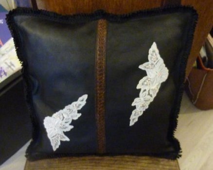 coussin en cuir 