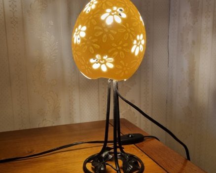 Lampe oeuf d’autruche fleurs