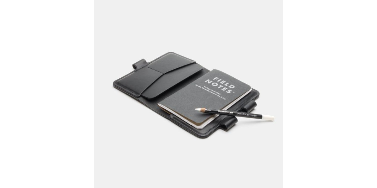 Porte-carnet cuir noir avec porte-stylo – cousu main | Darksails