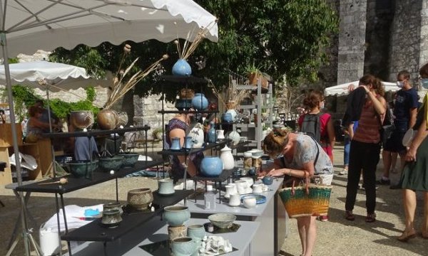 Marché aux potiers de PUJOLS