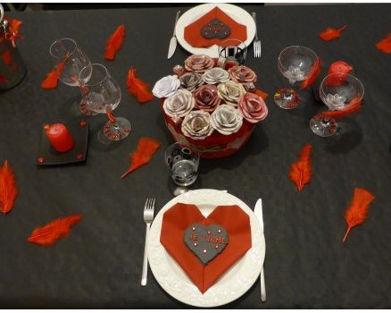 Table Saint Valentin rouge et noir