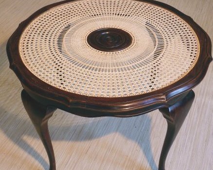 Table de style Chippendale, Cannage dit en Soleil.