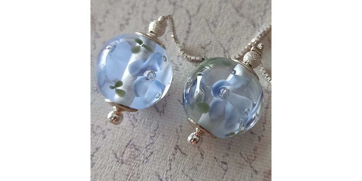 Boucles d’oreilles perles florales en verre filé