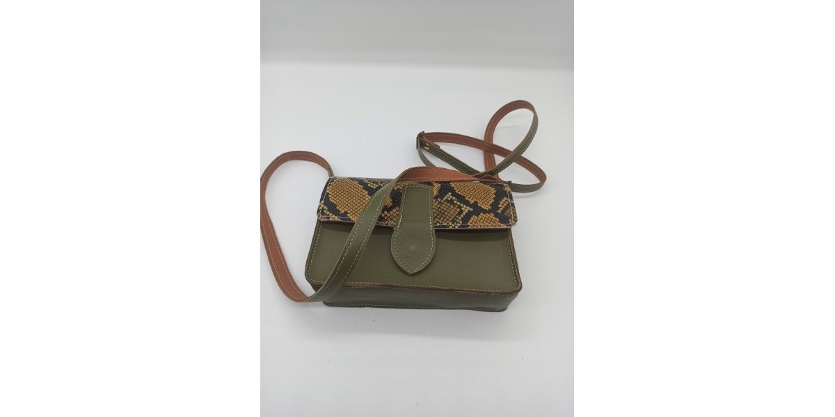 Sac Lily en cuir kaki et façon python jaune