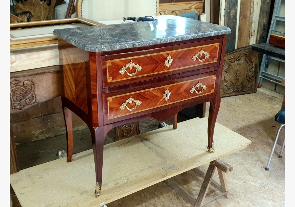 commode sauteuse après restauration