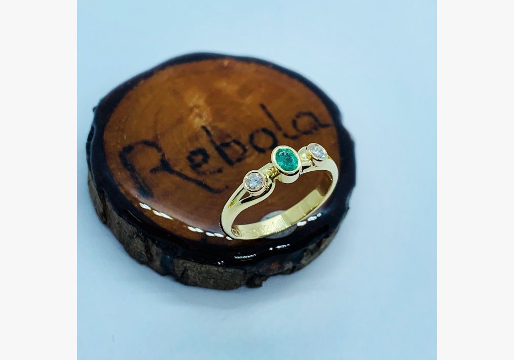 bague fait main sur-mesure, émeraude et diamants