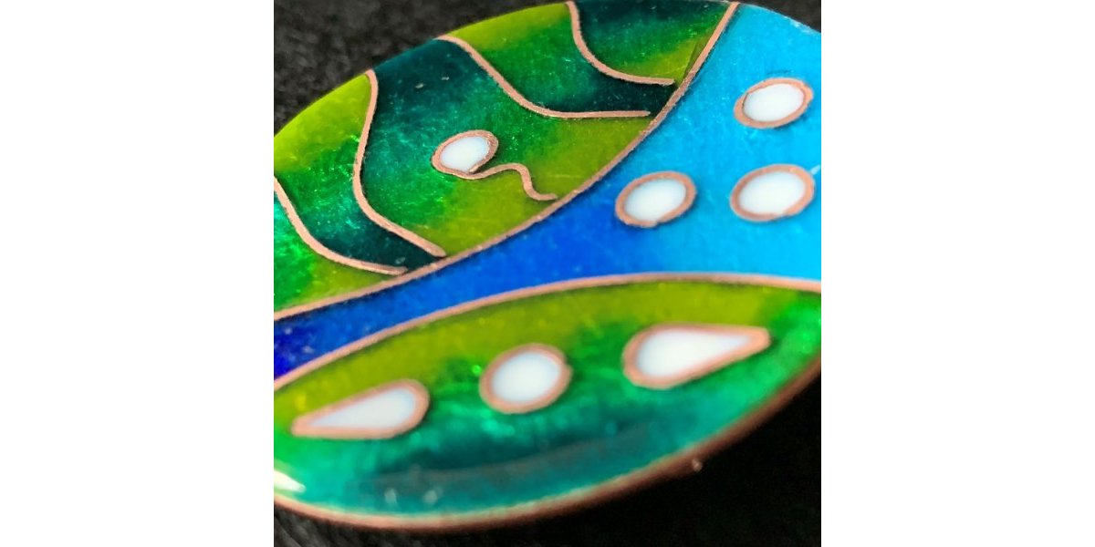 Broche en émaux sur cuivre cloisonnés