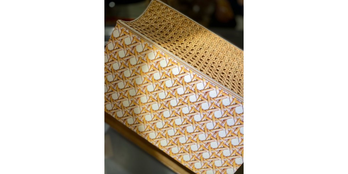 Cannage véritable et tissu de créatrice française en trompe l’œil 