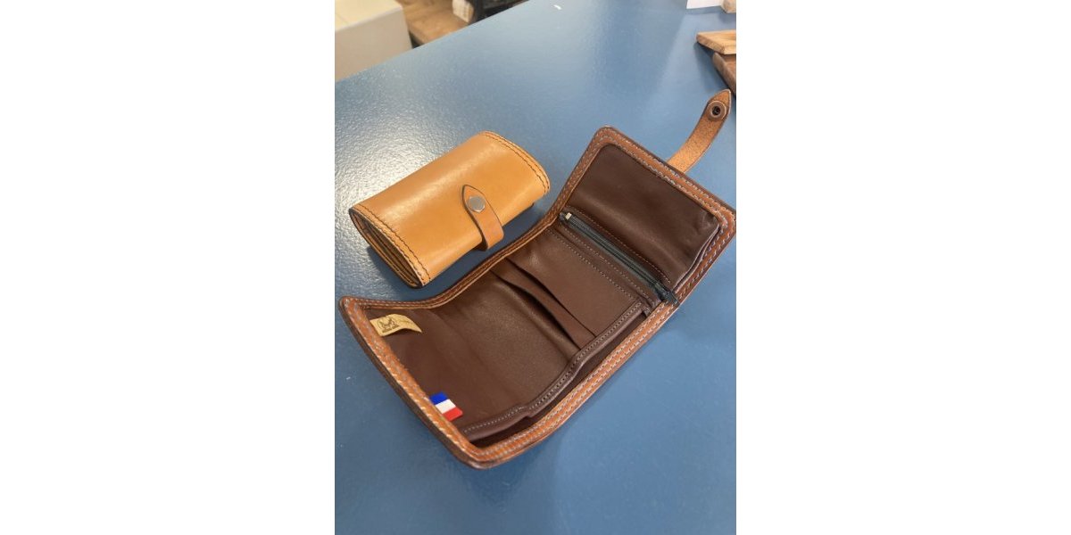 Porte-feuilles en cuir