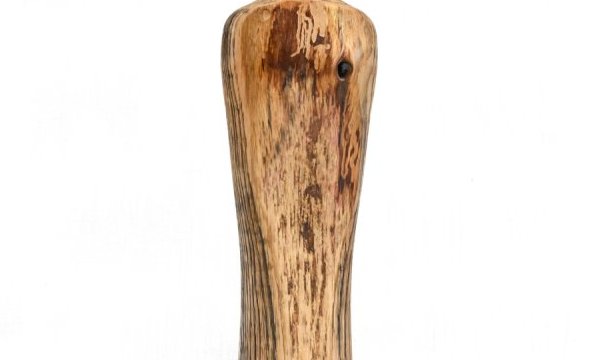 Vase en chêne brossé et teinté par ébonisation