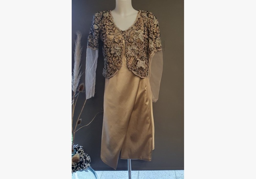 robe en satin et veste dentelle montage fait main