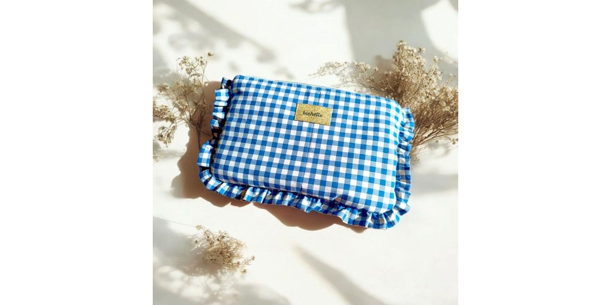 Trousse vichy à froufrous