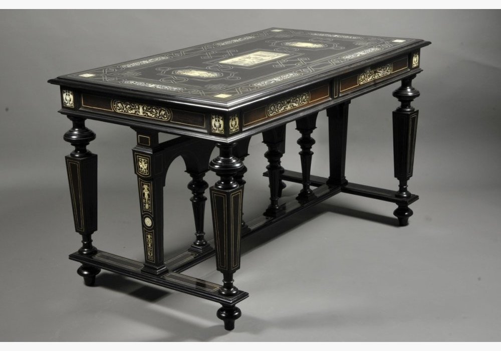 Restauration table italienne estampillé  Ferdiando POGLIANI, atelier seigneur