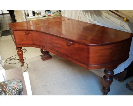 PIANO A QUEUE PLEYEL 1851 (acajou de Cuba moiré)