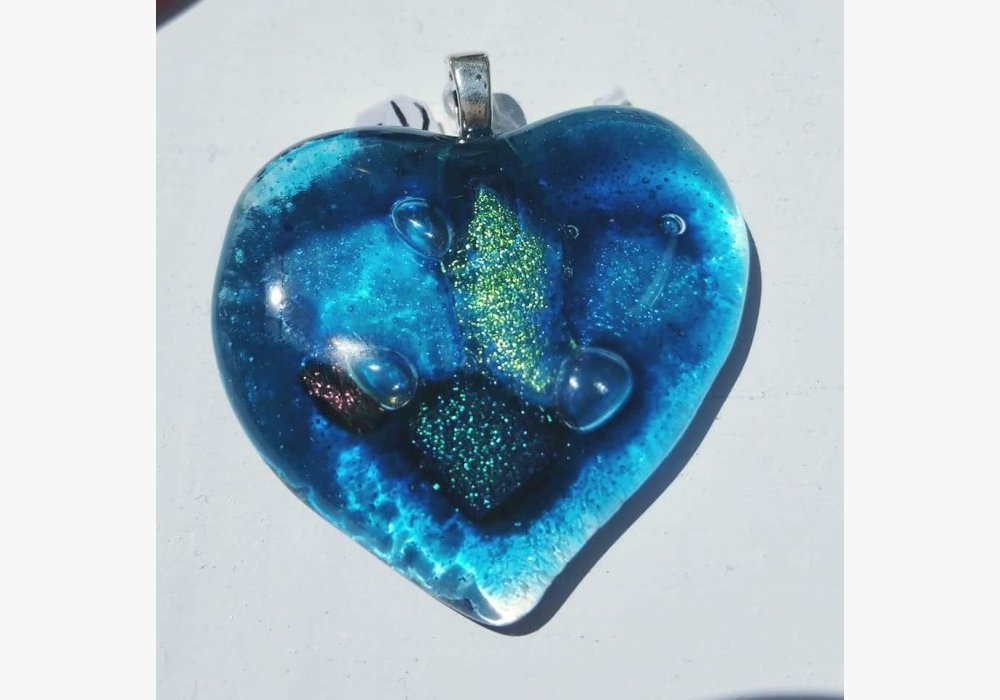 PENDENTIF EN VERRE FUSIONNé