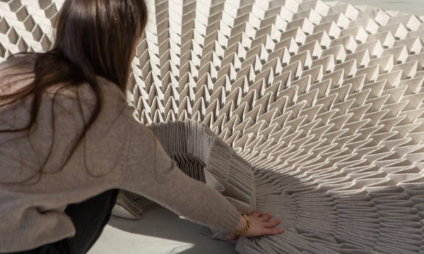 LES EXPOSITIONS Plisser le monde Sarah Saint-Pol