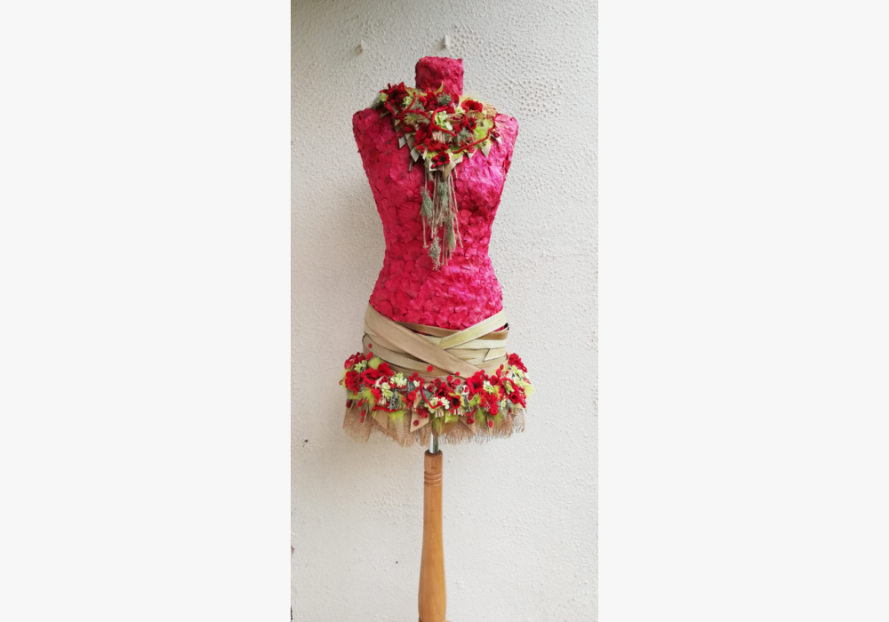 Mannequin feuilles et fleurs