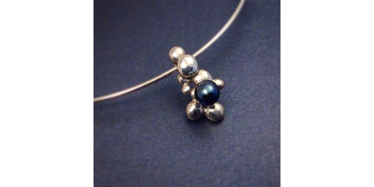 Grappe (perle noire & argent)