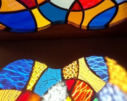 vitrail contemporain, courbes
